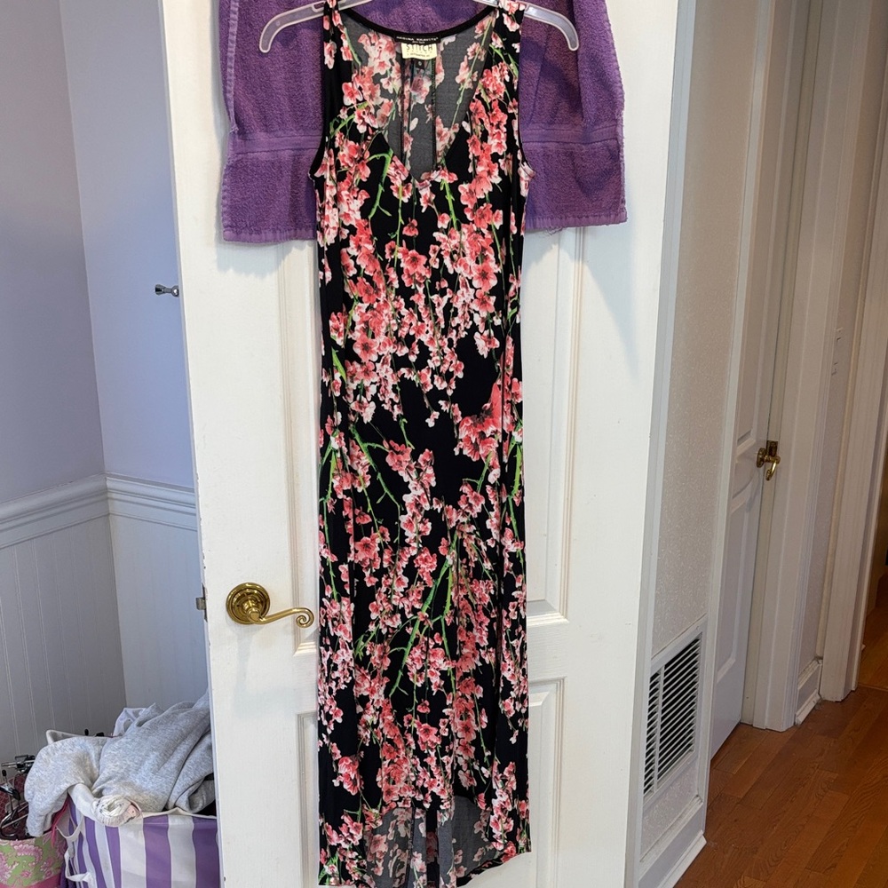 Chic Floral Maxi Dress - Black and Pink